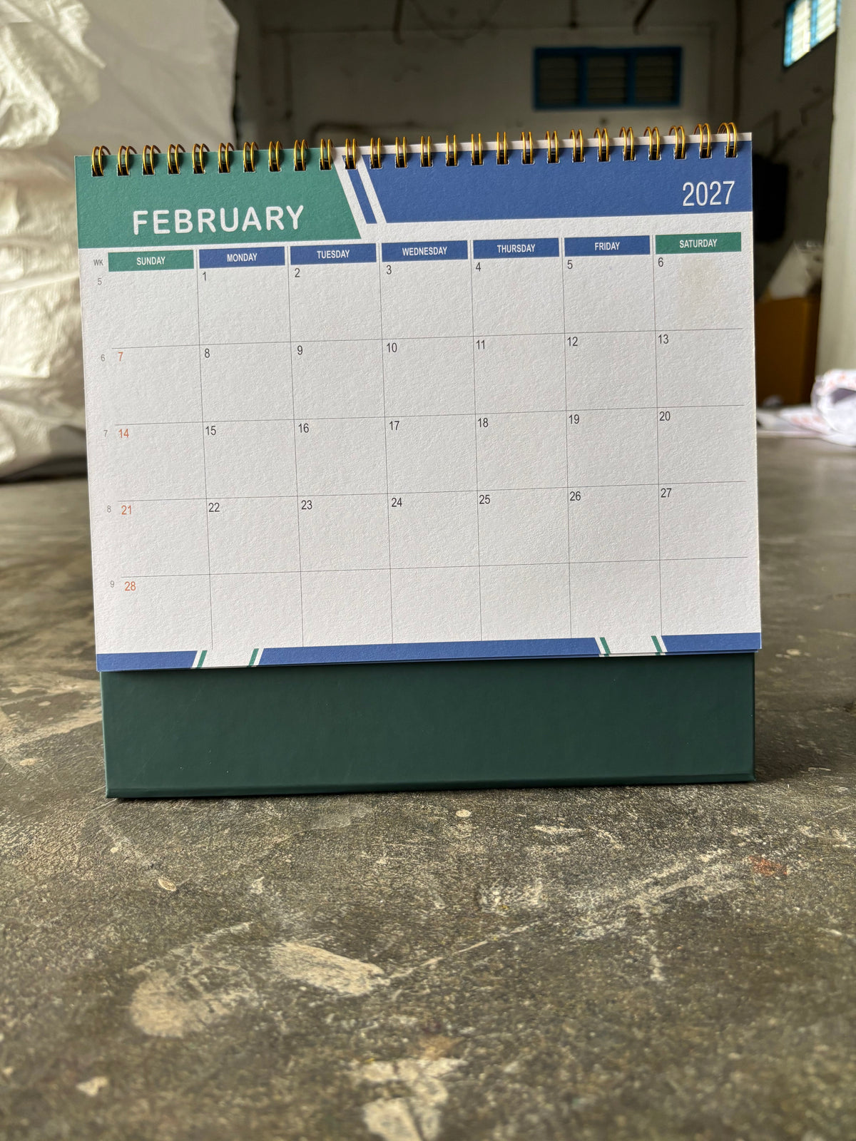 Eleganza 03 Table Calendar 2027