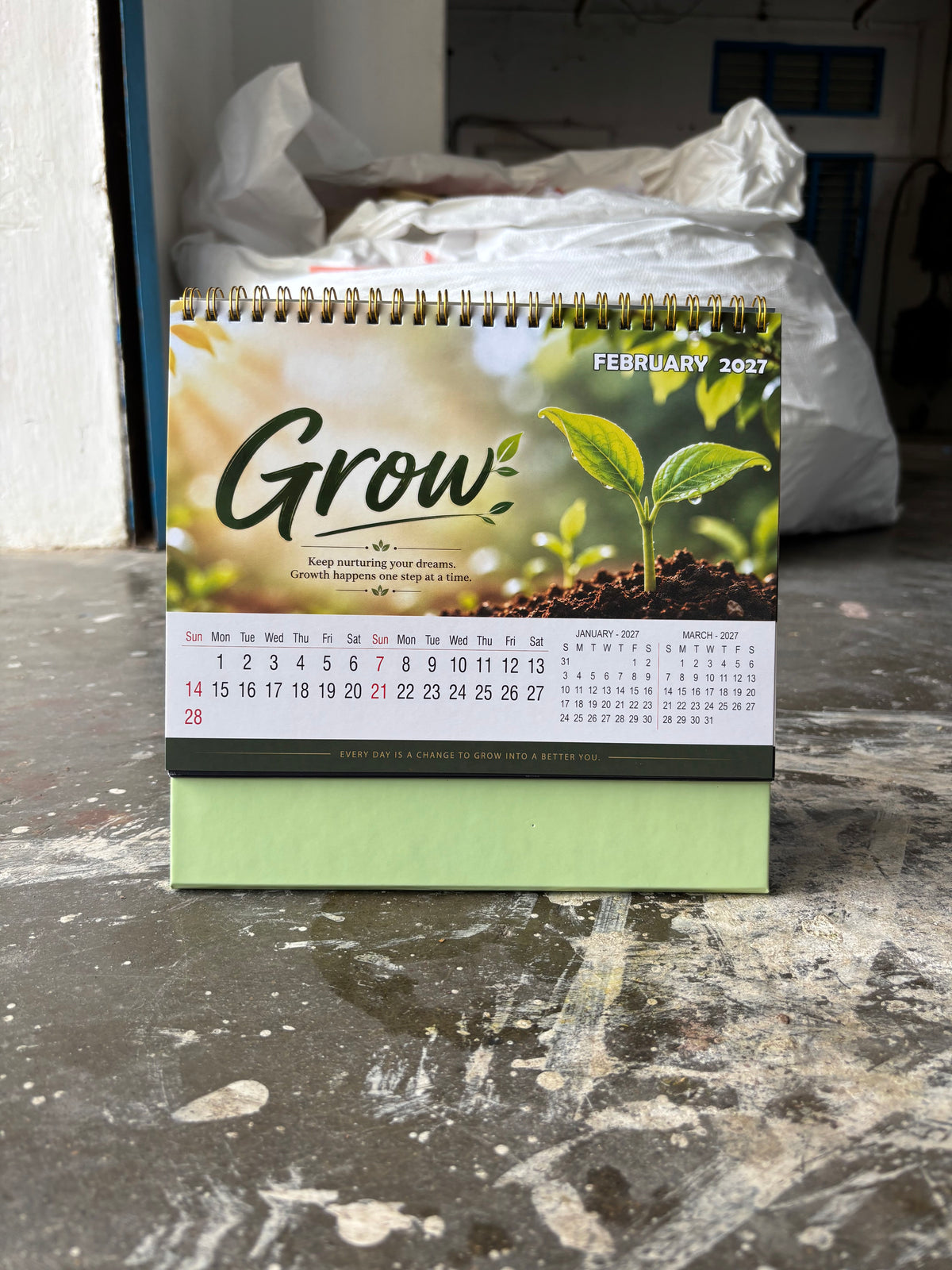 Eleganza 04 Table Calendar 2027